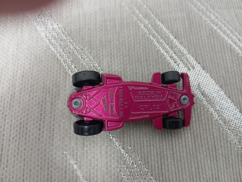 Машинка hot wheels