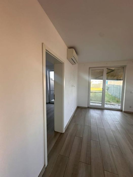 Vand Apartament SAD cu teren 180mp