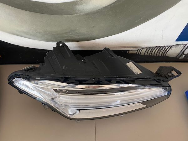 Far dreapta MID LED RHD VOLVO XC90 2019+ 32228305