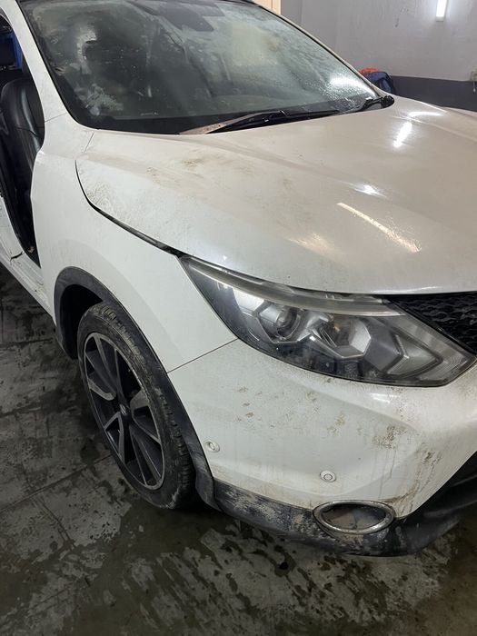 Fata completa Nissan Qashqai 2015