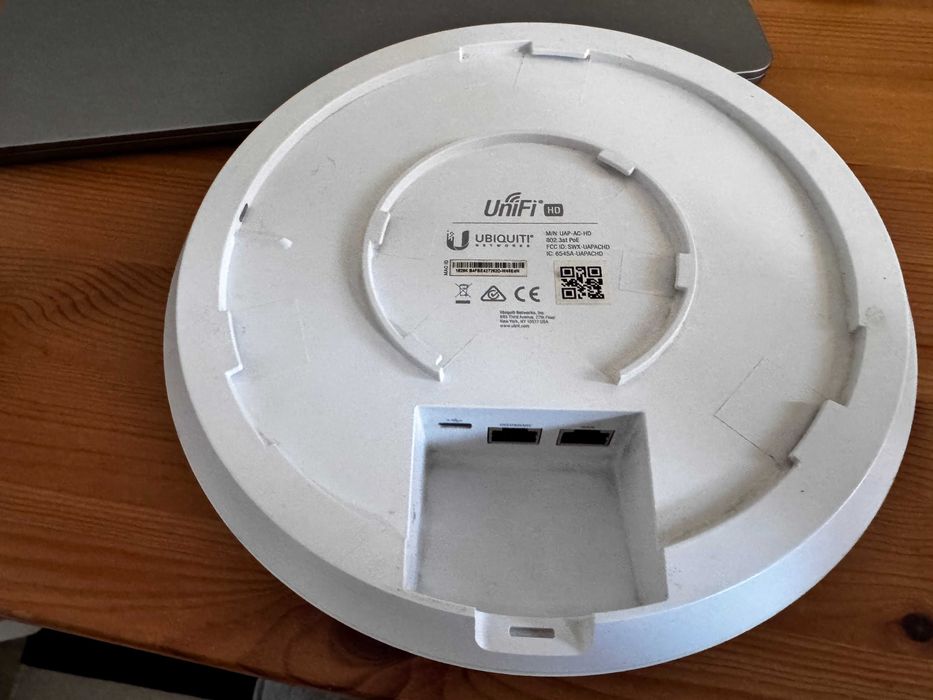 Продавам Ubiquiti UAP-AC-HD UniFi AC HD