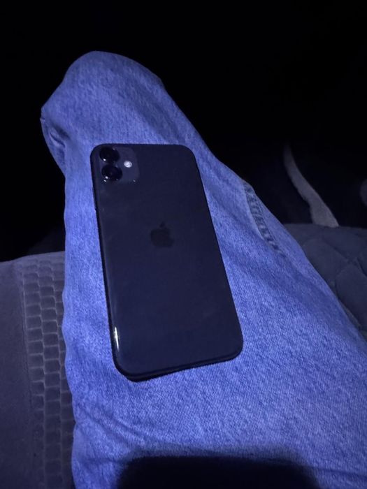 iPhone 11 в идеальном состоянии