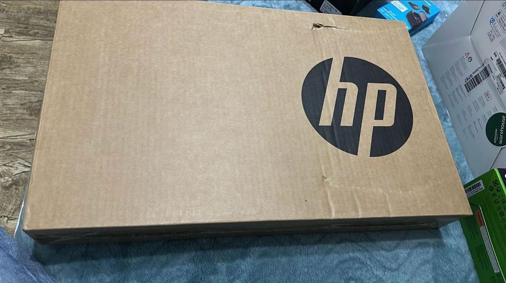 Vand laptop HP nou
