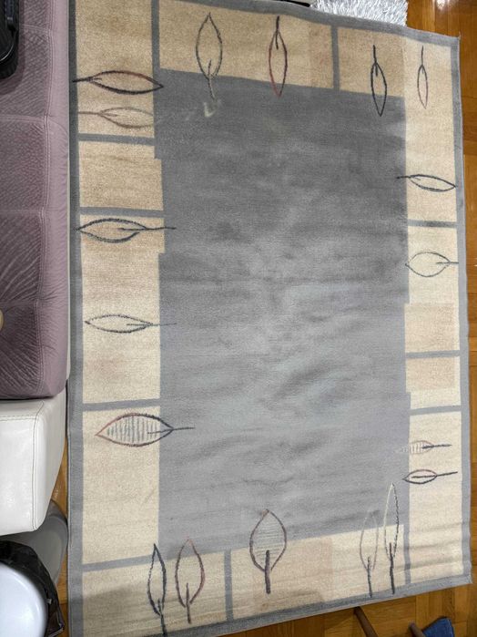 Килим в много добро състояние