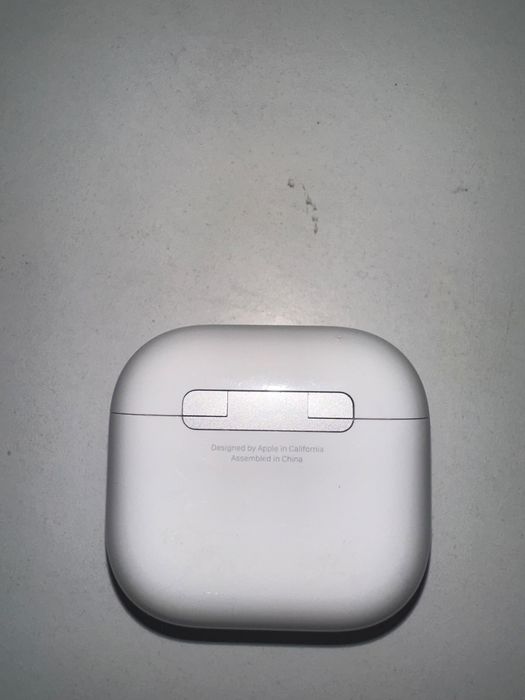 AirPods4- Noi sigilate