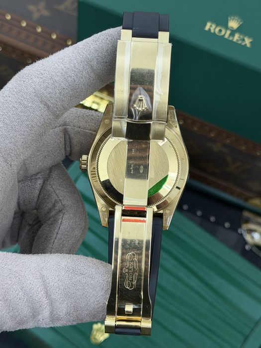 Rolex Sky-Dweller Oysterflex Gold 18k