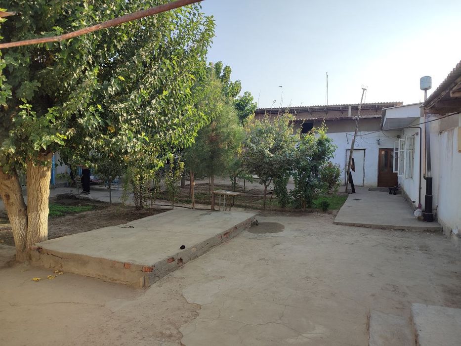 уй сотилади 2 хона