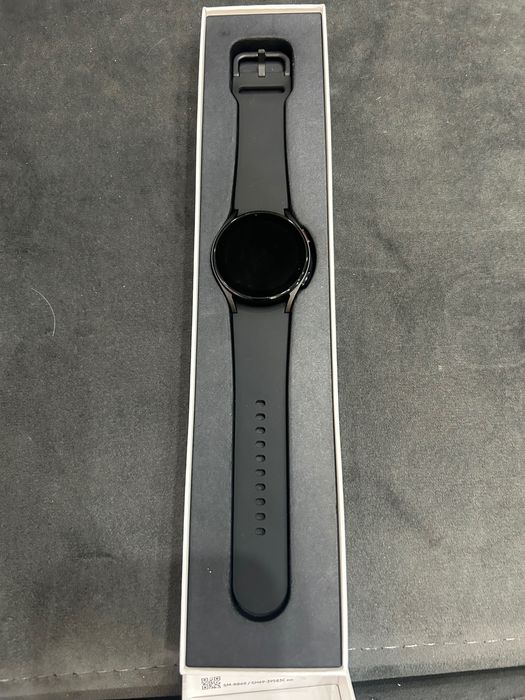 Смарт часовник нов