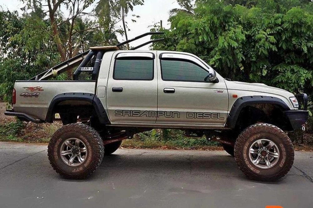 Overfendere aparatori noroi pentru toyota hilux MK4/MK5 1997-2004