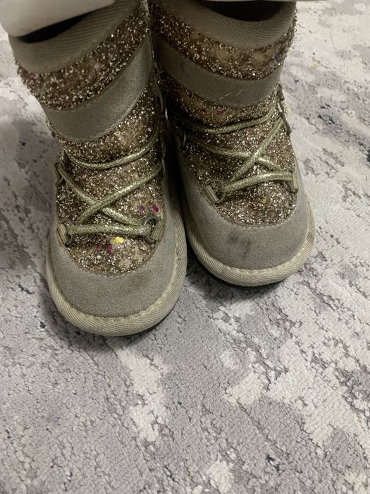 Продам  куртку комбинезон на девочку