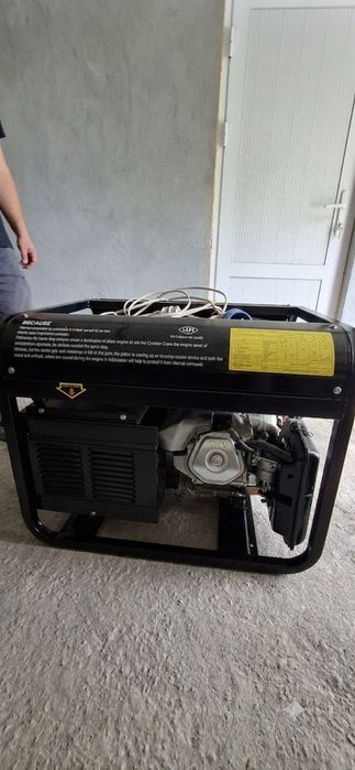Продается мощный бензиновый генератор 7.5 кВт JIANGBONG JD7500THEB