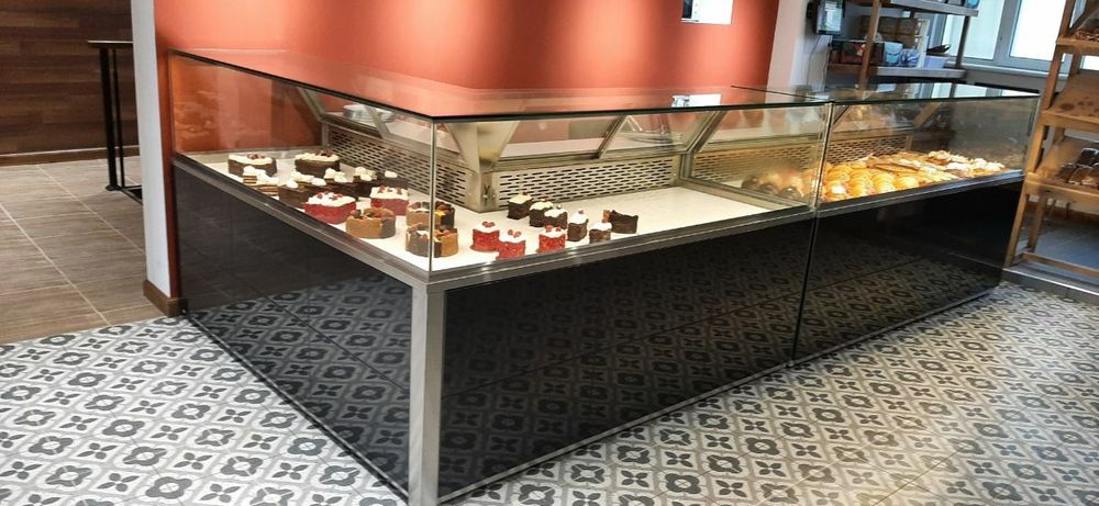 Витрина холодильник