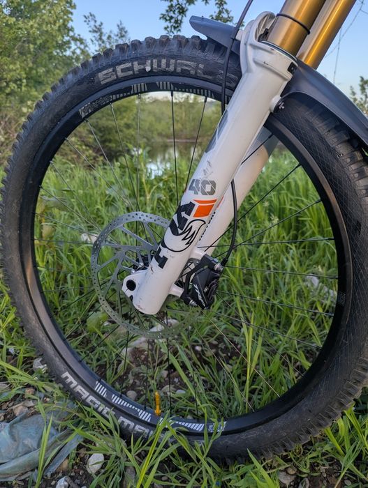 YT Tues Core 4 / YT MOB core 4 DOWNHILL