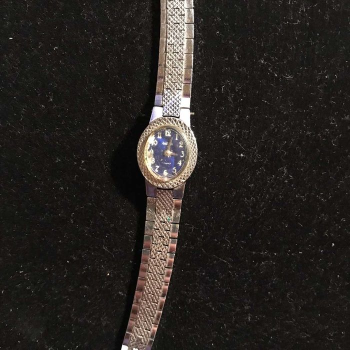 Продаются наручные часы времён СССР