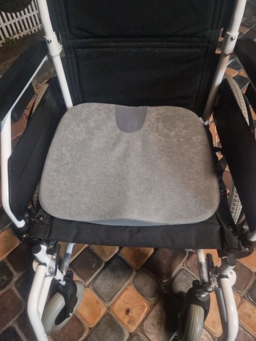 Инвалидная коляска продаётся