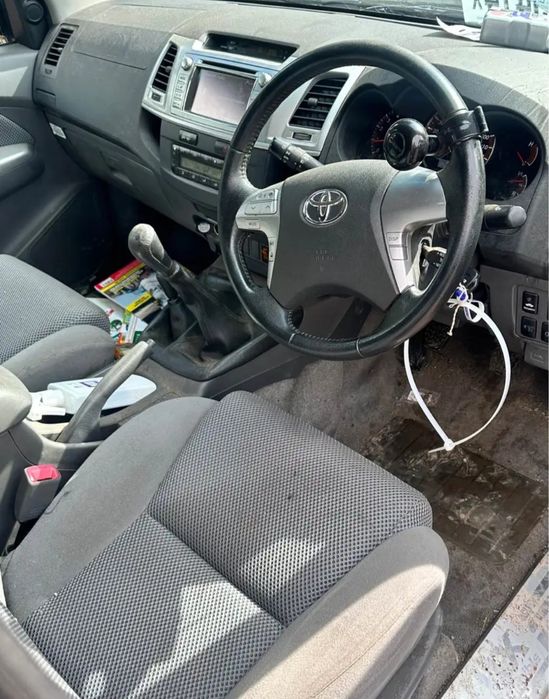 Dezmembrez Toyota Hilux 3.0 1KD-FTV 2012-2015