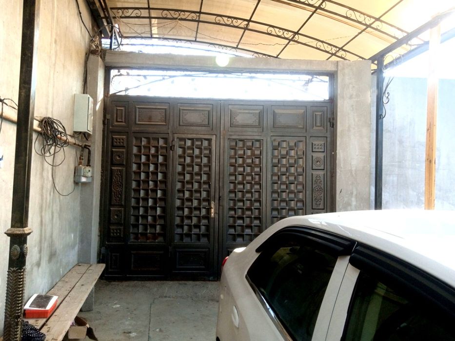 Продается  участок в Яккасарайском возле канала