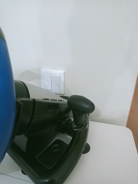 Продам игравой руль новый