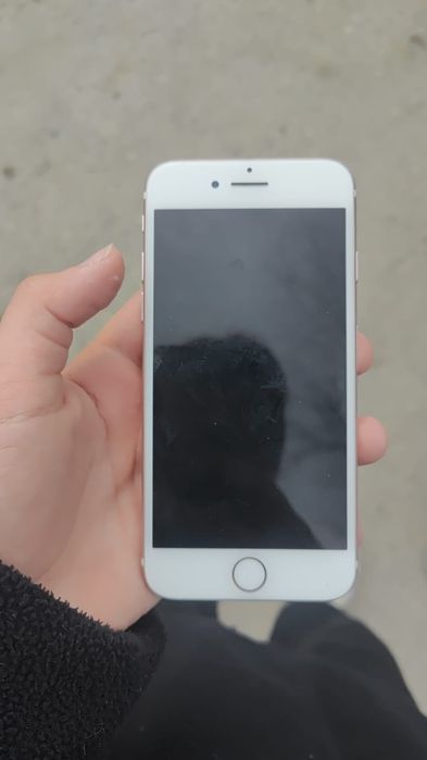 продам 7 айфон в хорошем состоянии