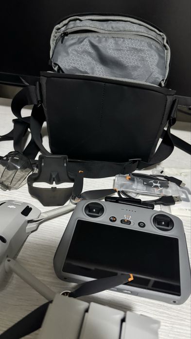 Дрон DJI Mini 4 Pro Fly More Combo Plus (DJI RC 2) белый