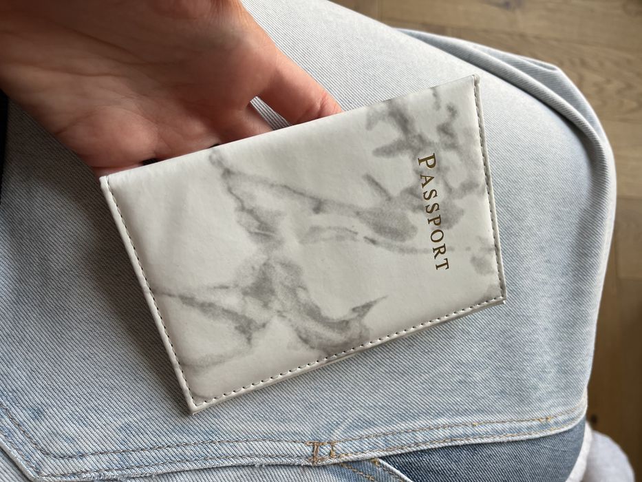 кейс за паспорта