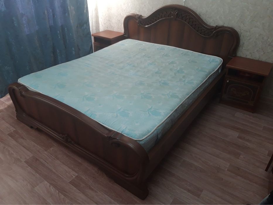 Срочно продам кровать двуспальную