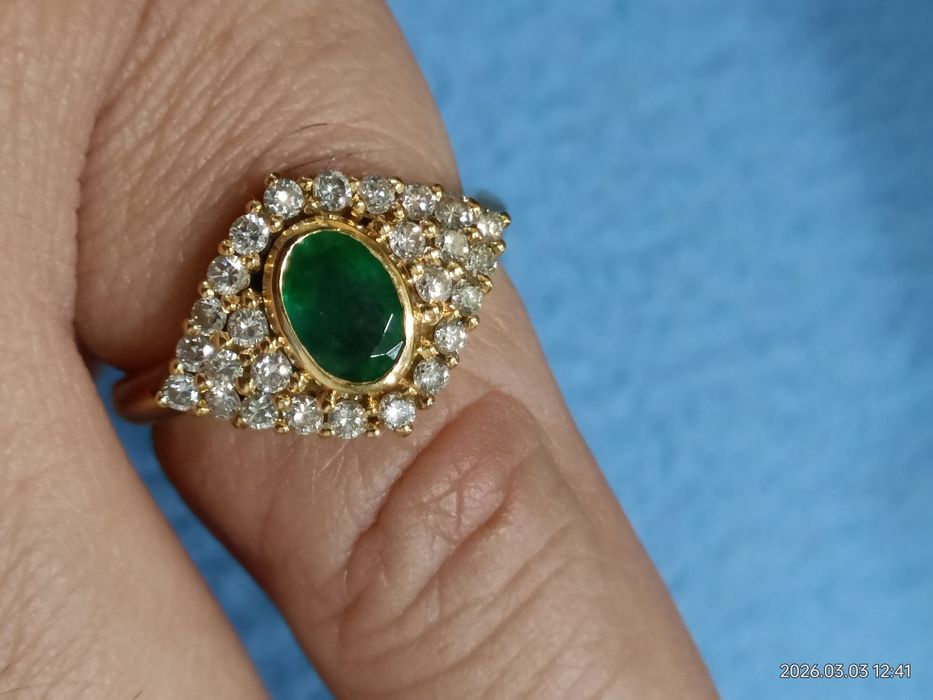 Vind inel din aur 18kt cu smarald si diamante