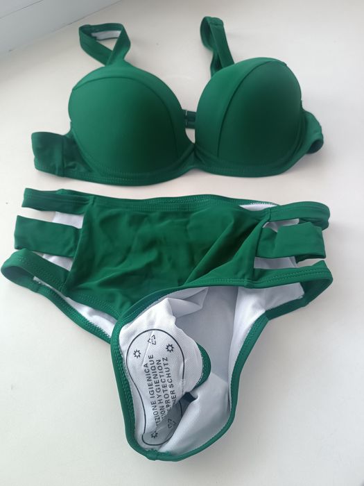 Продам новый купальник