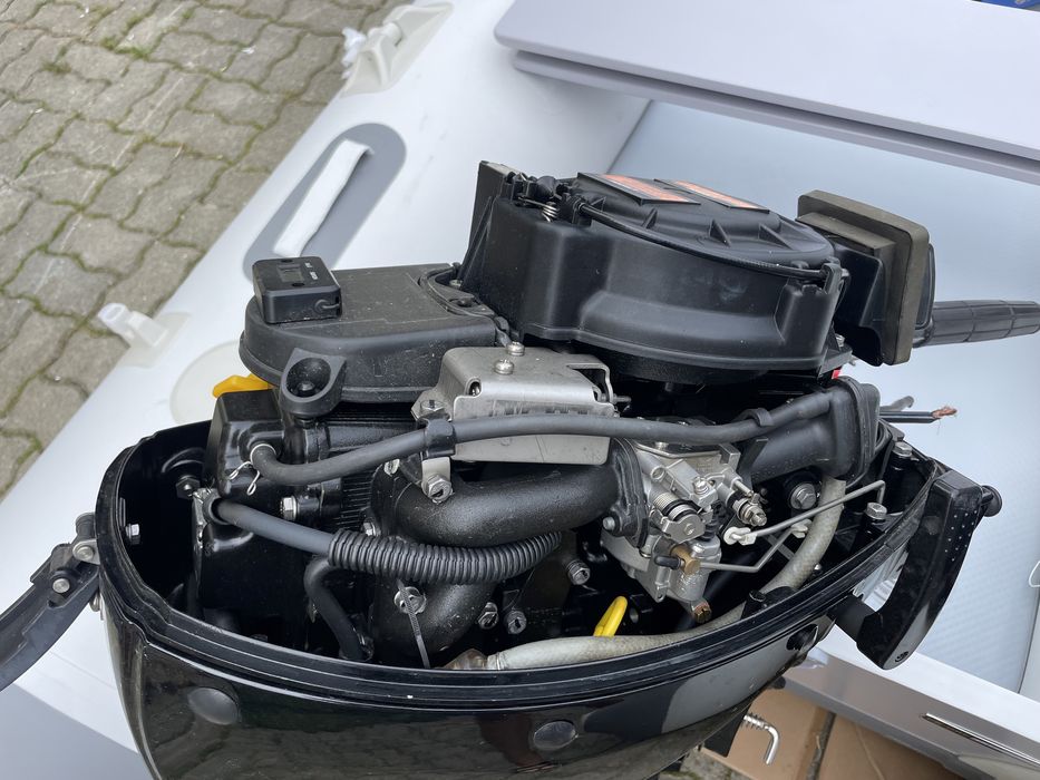 Motor barca Tohatsu 8 cp 2t si Hidea 10 cp 4t