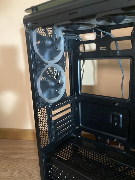 URGENT Carcasă PC Redragon Ironhide  9 ventilatoare