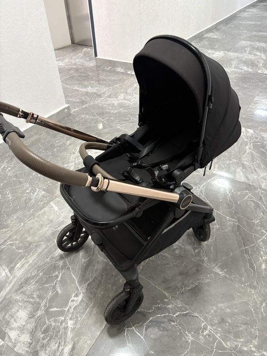 Продам Коляску Kidilo , вес коляски 7 кг