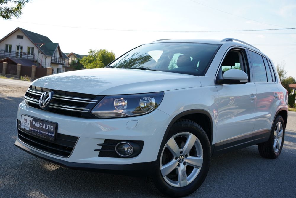 VOLKSWAGEN Tiguan