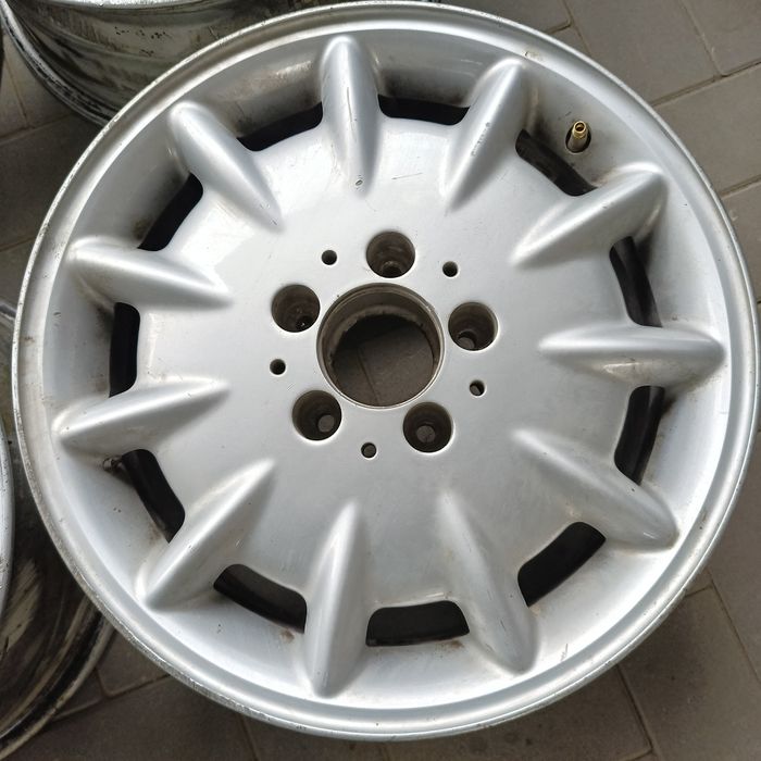 Продам оригинальные диски на Мерседес на 16