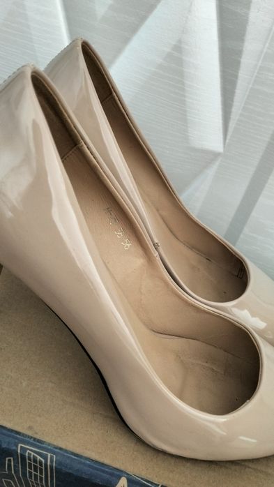 Продам шикарные  кожаные туфли