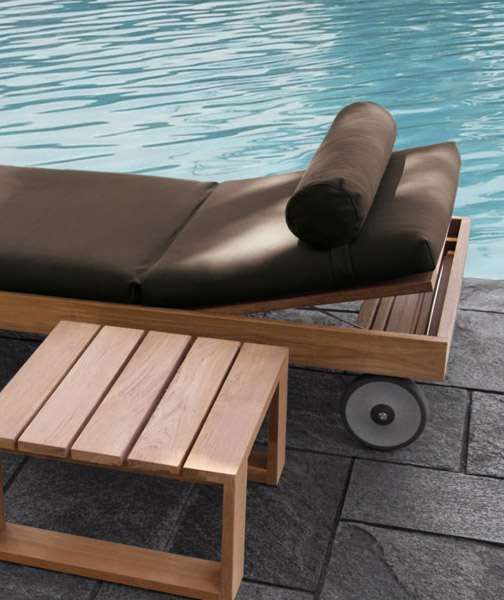 sezlong piscina plaja gradina