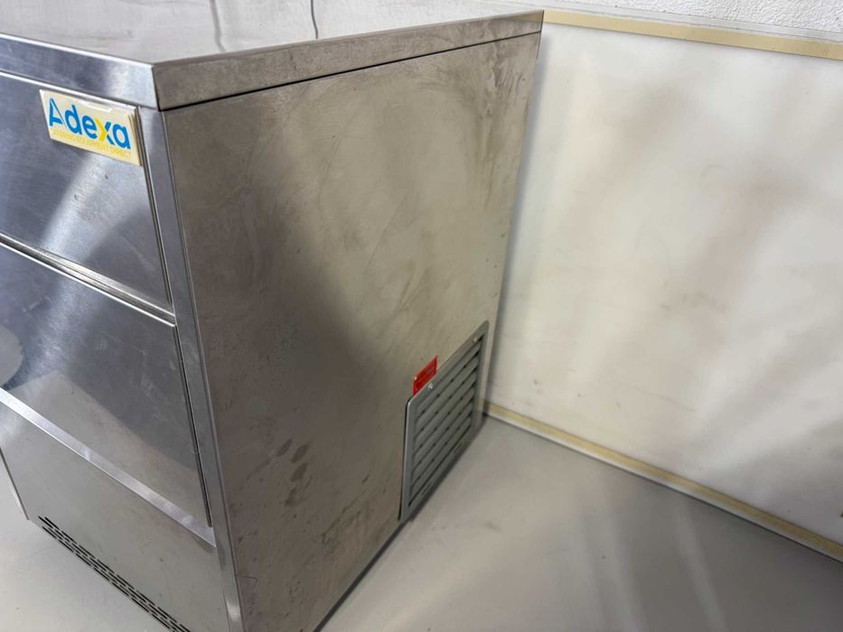 Ледогенератор - Adexa ZBS-20 / 195W / 85kg/24h 20kg bin