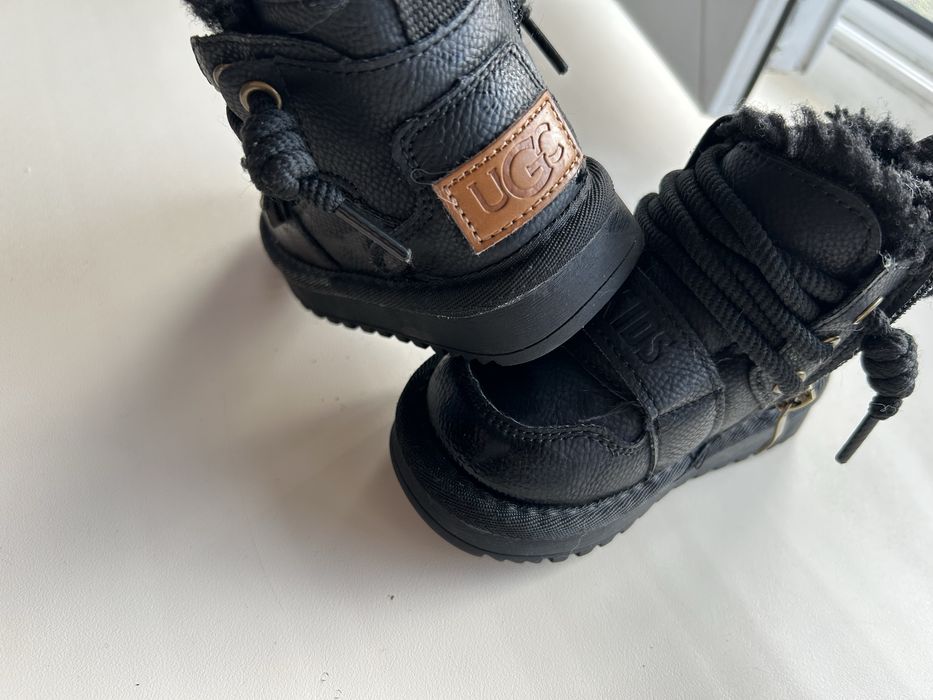 Продам детские зимние ботиночки