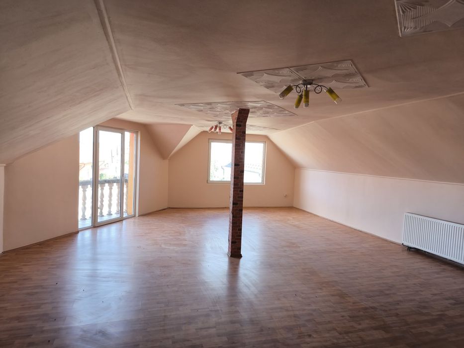 Casa cu spatiu comercial