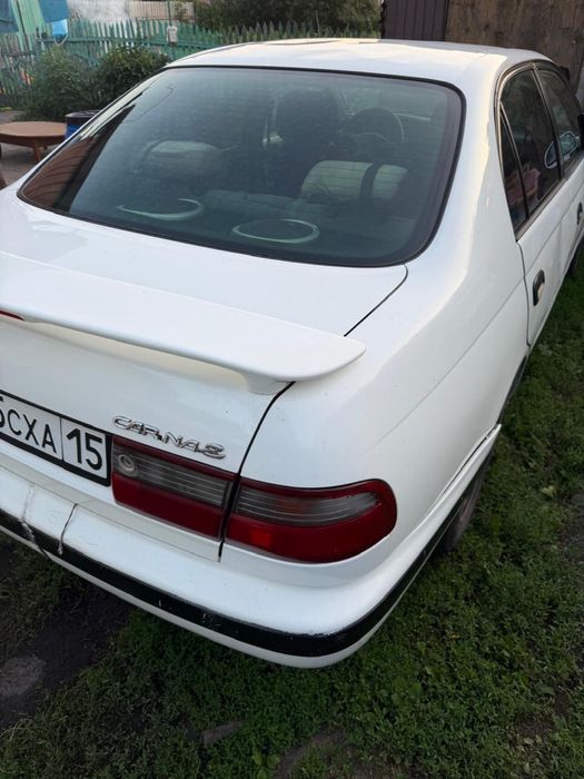 Продам тойоту карина е