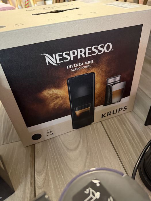 Кафемашина Nespresso Essenca Mini