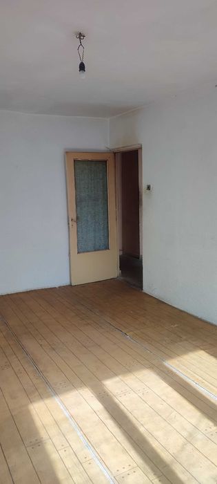 Vand apartament 3 camere/ et. 4/ decomandat/ 58mp./ zona Jiul/ Bals/ Negociabil