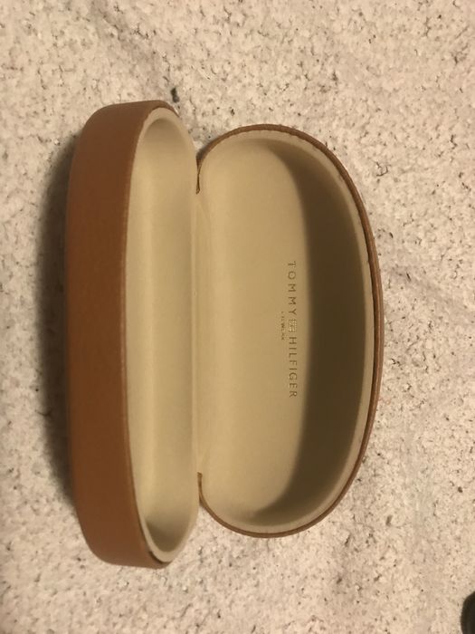 Tommy Hilfiger оригинален  калъф за очила 16см/8см -30 лв