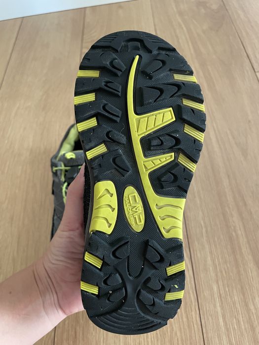 Продаю ботинки CMP