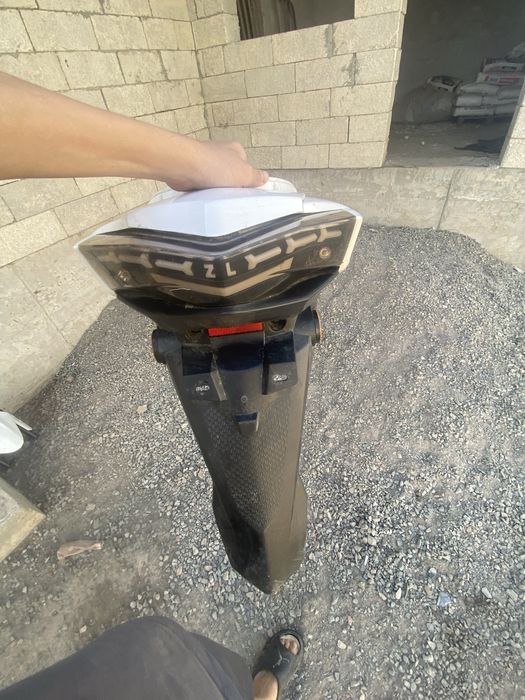 Продаю пластик мопед макси