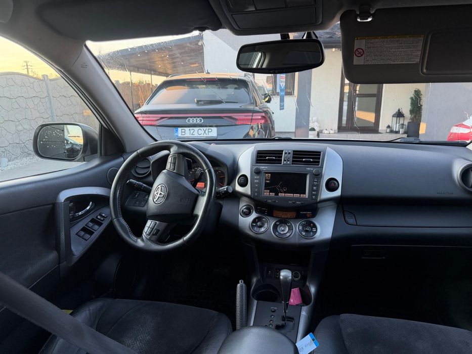 TOYOTA RAV4 0 — imagine 4