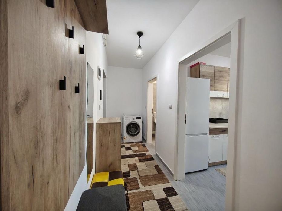 Inchiriez apartament cu o camera decomandat 38mp Giroc
