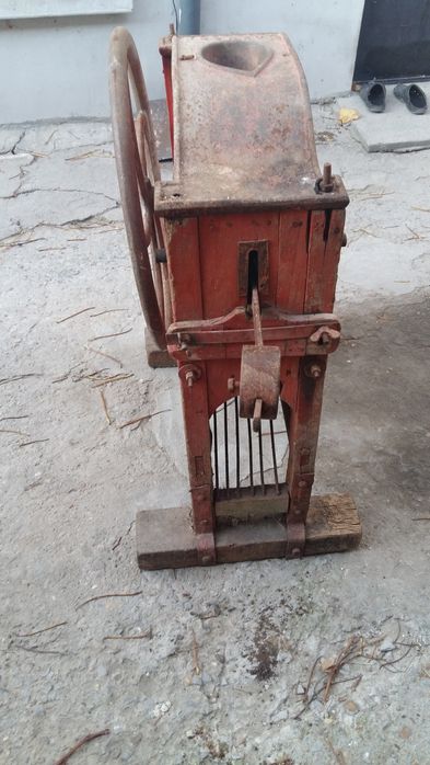 Антика машина за ронене на царевица Hofherr stranc