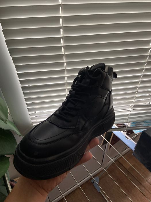 Зимняя кожаная обувь