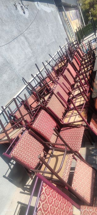 Stol va stullar sotiladi