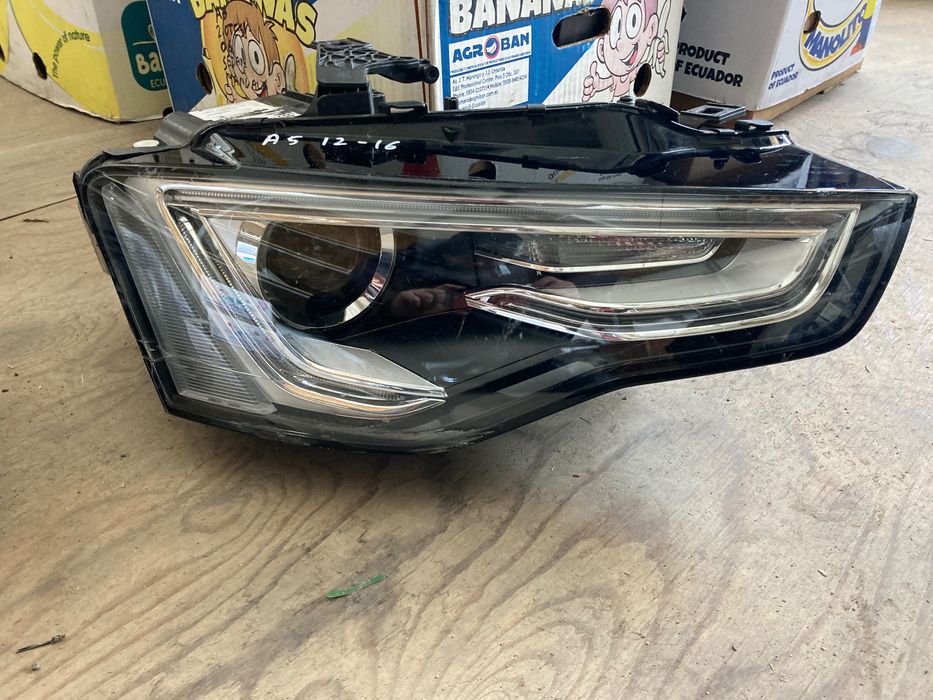 Десен фар за Audi A5.Би-ксенон Фейслифт. 12-16.